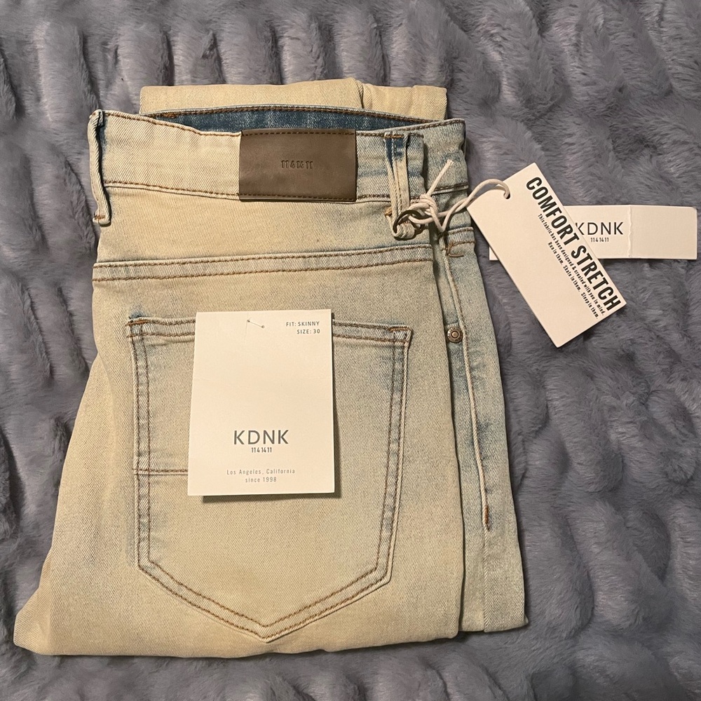 MENS TRENDY RIPPED JEANS
